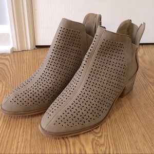 Yoki Brand Perforated Booties - Size 7.5